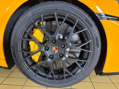 2025 Porsche 911 photo 14