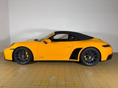 2025 Porsche 911 photo 2