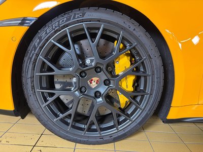 2025 Porsche 911 thumbnail 17
