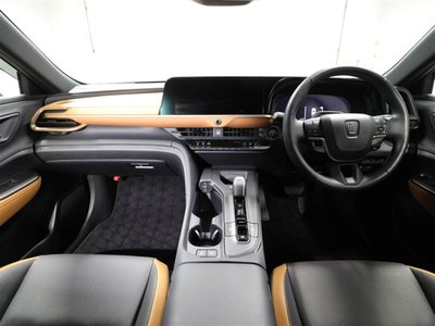 صورة 18 لـ 2025 Toyota CROWN CROSSOVER