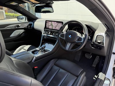 2023 BMW 8 SERIES photo 5