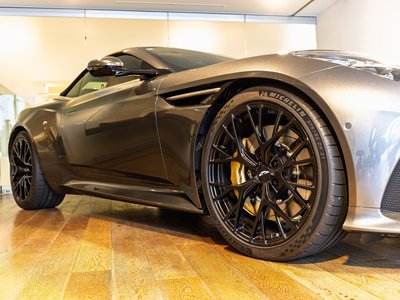 صورة 11 لـ 2024 Aston Martin DB12 VOLANTE