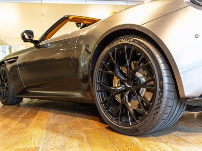 صورة 13 لـ 2024 Aston Martin DB12 VOLANTE