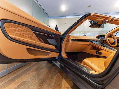 صورة 15 لـ 2024 Aston Martin DB12 VOLANTE