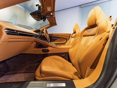 صورة 16 لـ 2024 Aston Martin DB12 VOLANTE