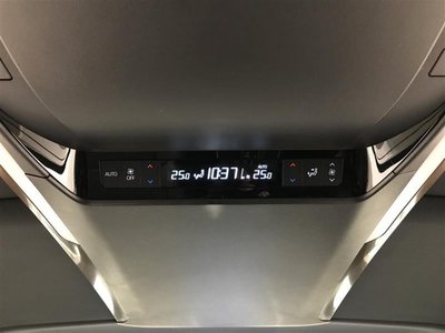 صورة 37 لـ 2023 Toyota VELLFIRE