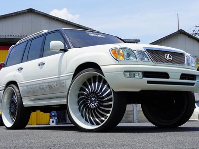 صورة 1 لـ 1999 Lexus LX