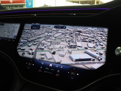 2025 Mercedes-BENZ EQS photo 9