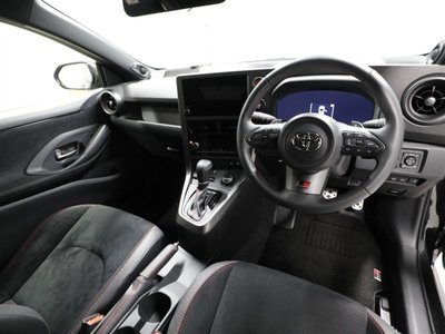 2025 Toyota GR YARIS — фото 35