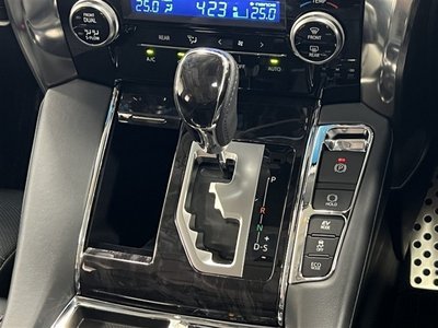 صورة 28 لـ 2021 Toyota ALPHARD