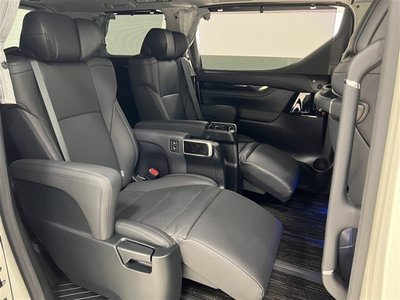 صورة 31 لـ 2021 Toyota ALPHARD
