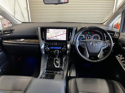صورة 62 لـ 2021 Toyota ALPHARD