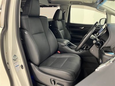 صورة 29 لـ 2021 Toyota ALPHARD