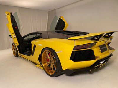 صورة مصغرة 5 لـ 2015 Lamborghini AVENTADOR