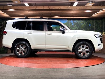 2024 Toyota LAND CRUISER 300 thumbnail 29