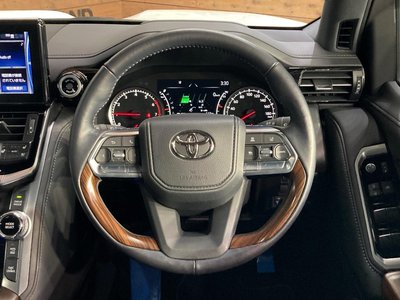 2024 Toyota LAND CRUISER 300 photo 8