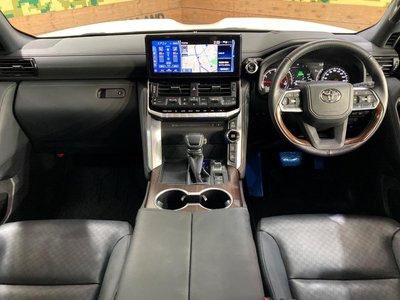 2024 Toyota LAND CRUISER 300 photo 2
