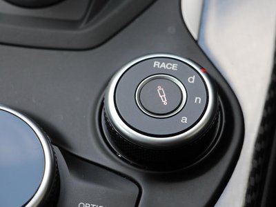 صورة 27 لـ 2019 ALFA Romeo JULIA