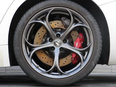 2019 ALFA Romeo JULIA — фото 10