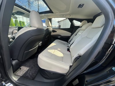 2023 Lexus RX thumbnail 18