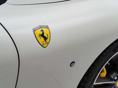 صورة 16 لـ 2025 Ferrari ROMA SPIDER