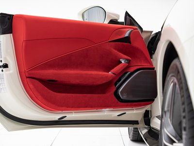 2025 Ferrari ROMA SPIDER thumbnail 34