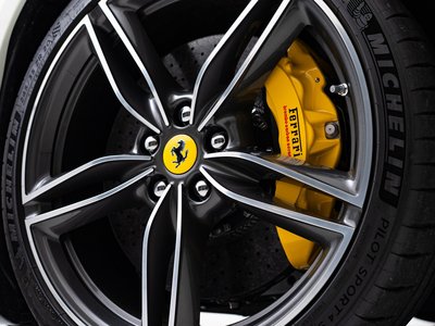 2025 Ferrari ROMA SPIDER thumbnail 23
