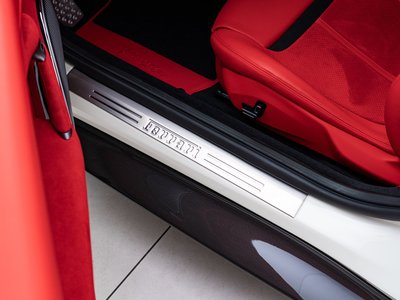 2025 Ferrari ROMA SPIDER thumbnail 32