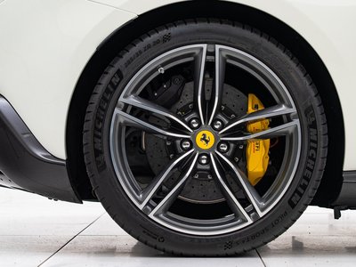 صورة 11 لـ 2025 Ferrari ROMA SPIDER