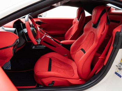 2025 Ferrari ROMA SPIDER thumbnail 29