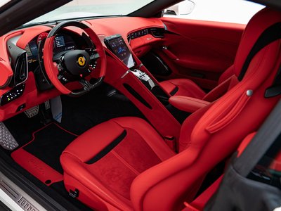 2025 Ferrari ROMA SPIDER thumbnail 30
