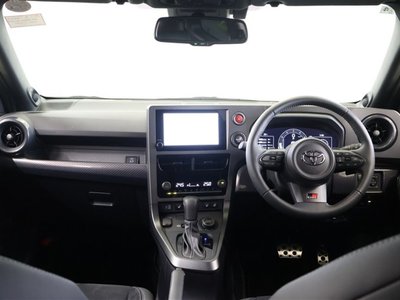صورة 4 لـ 2025 Toyota GR YARIS