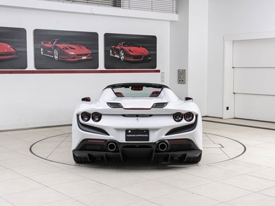 2022 Ferrari F8 SPIDER — фото 7