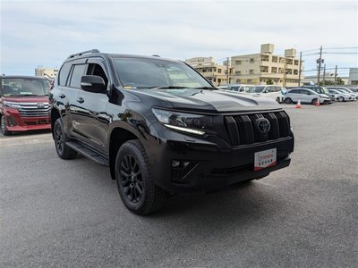 2023 Toyota LAND CRUISER PRADO photo 8