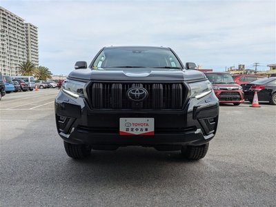 2023 Toyota LAND CRUISER PRADO photo 9