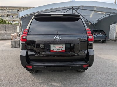 2023 Toyota LAND CRUISER PRADO photo 5