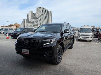 2023 Toyota LAND CRUISER PRADO photo 3