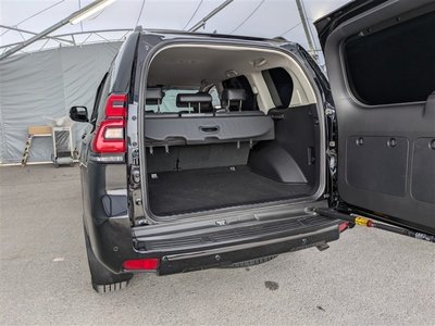 2023 Toyota LAND CRUISER PRADO thumbnail 18