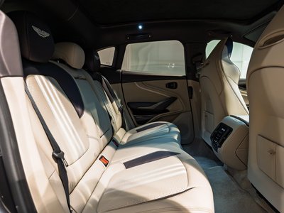2025 Aston Martin DBX — миниатюра 27
