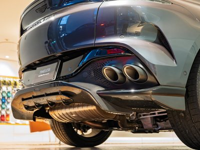 2025 Aston Martin DBX — миниатюра 7
