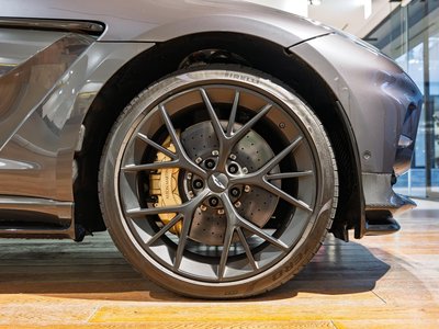2025 Aston Martin DBX — миниатюра 9