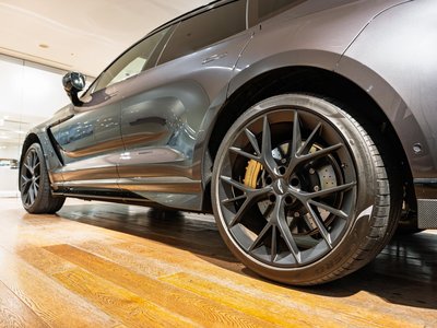 2025 Aston Martin DBX — миниатюра 10