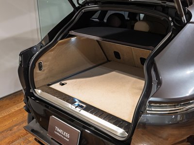 2025 Aston Martin DBX — миниатюра 29