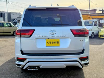 صورة 5 لـ 2023 Toyota LAND CRUISER 300