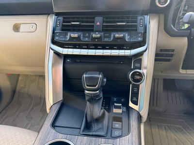 صورة 15 لـ 2023 Toyota LAND CRUISER 300