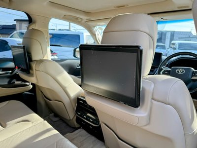 صورة 11 لـ 2023 Toyota LAND CRUISER 300