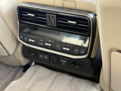 صورة 12 لـ 2023 Toyota LAND CRUISER 300