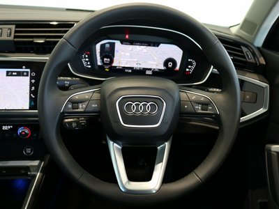 صورة 10 لـ 2025 AUDI Q3