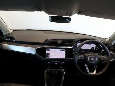 صورة 7 لـ 2025 AUDI Q3