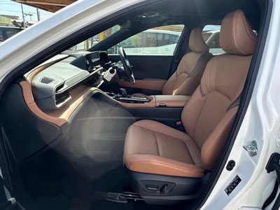 2024 Toyota CROWN SPORT 照片 5